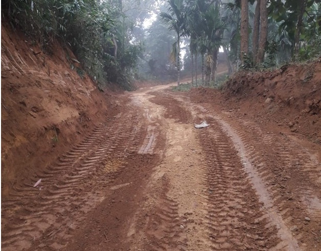 Construction of road (earthwork) from Dalamgre to Bengsa including culvert and retaining wall.